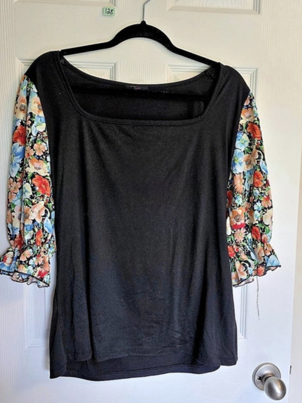 Gemstone Floral Sleeve Blouse in Black & Multicolor Plus 1X Like New